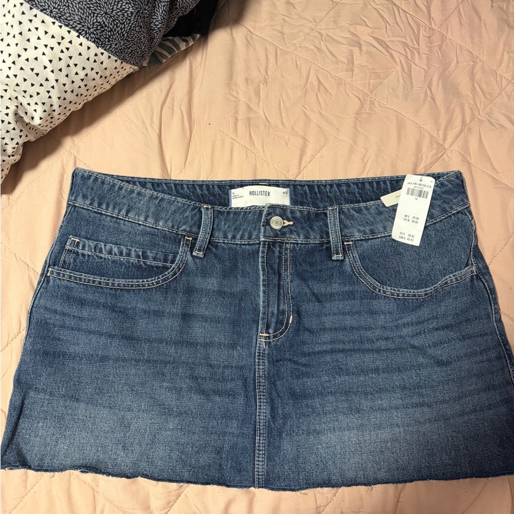 Hollister Women's Classic Dark Wash Mini Skirt